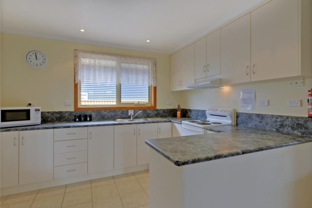 All Inn Strahan Holiday Units Εξωτερικό φωτογραφία