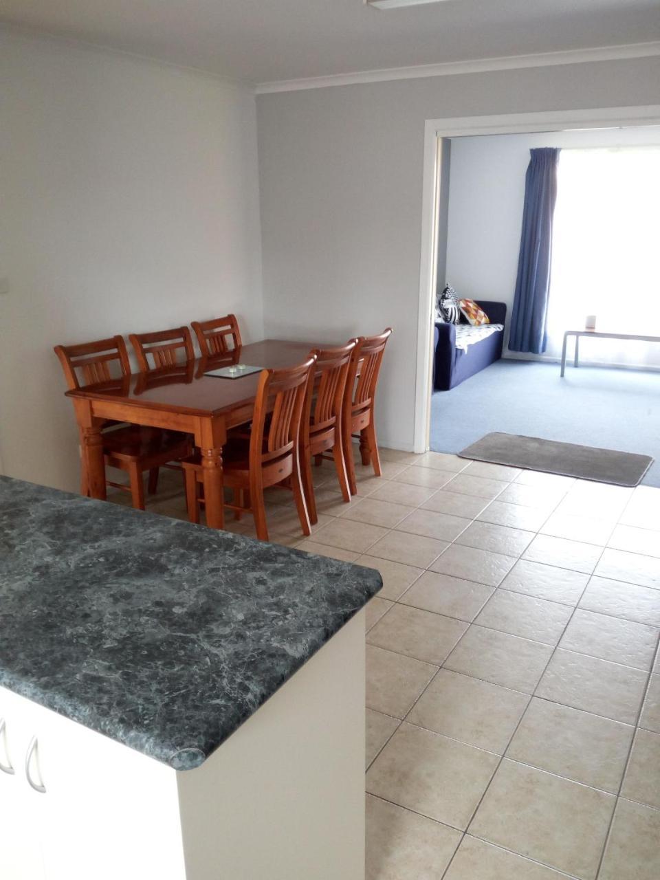 All Inn Strahan Holiday Units Εξωτερικό φωτογραφία